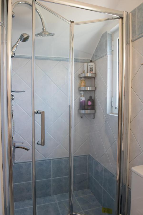 아르테미다 Harris Elegant House Superb View Near Airport 아파트 외부 사진